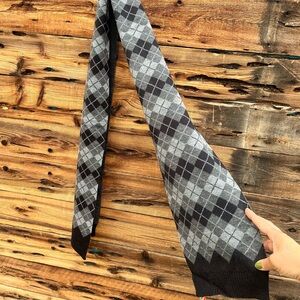 PIERRE CARDIN | NWT Black Gray Plaid Scarf